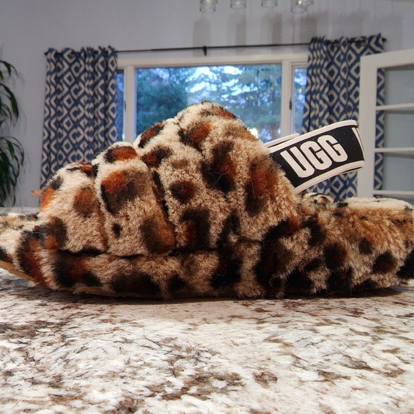 UGG Fluff Yeah Slides - Picture 2 of 6